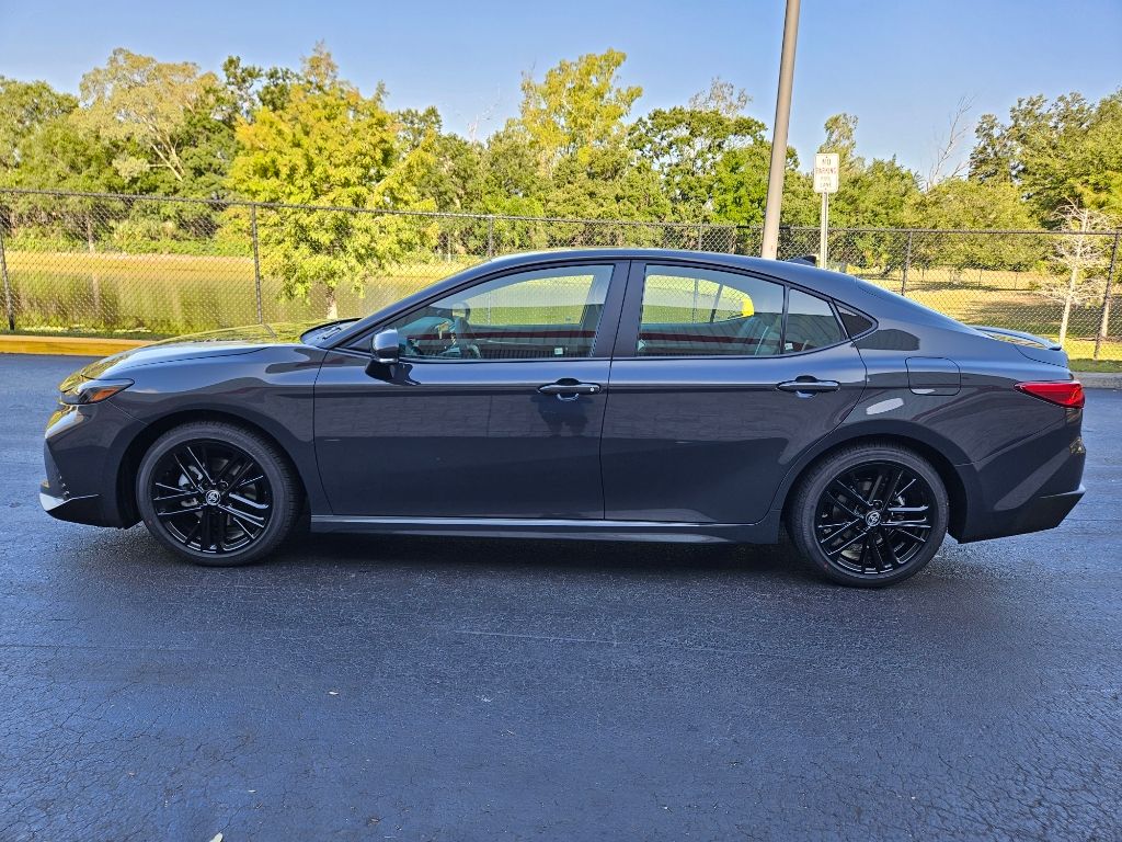 2025 Toyota Camry SE 2