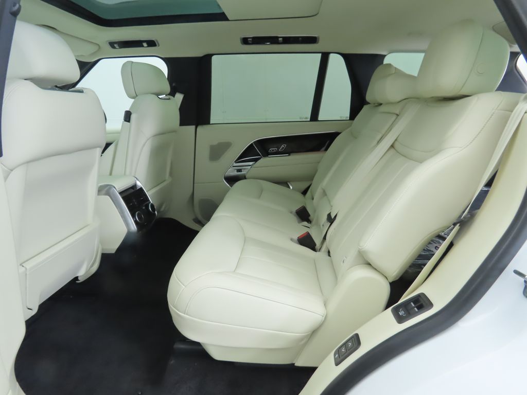 Thumbnail: 2025 Land Rover Range Rover - 23