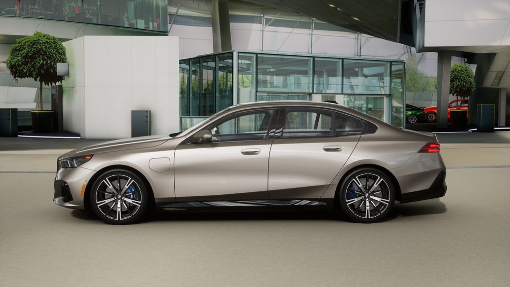 Thumbnail: 2026 BMW 5 Series - 4