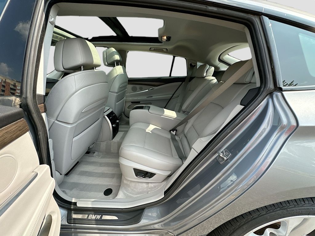 Used 2012 Gray BMW 550i xDrive Gran Turismo image 23
