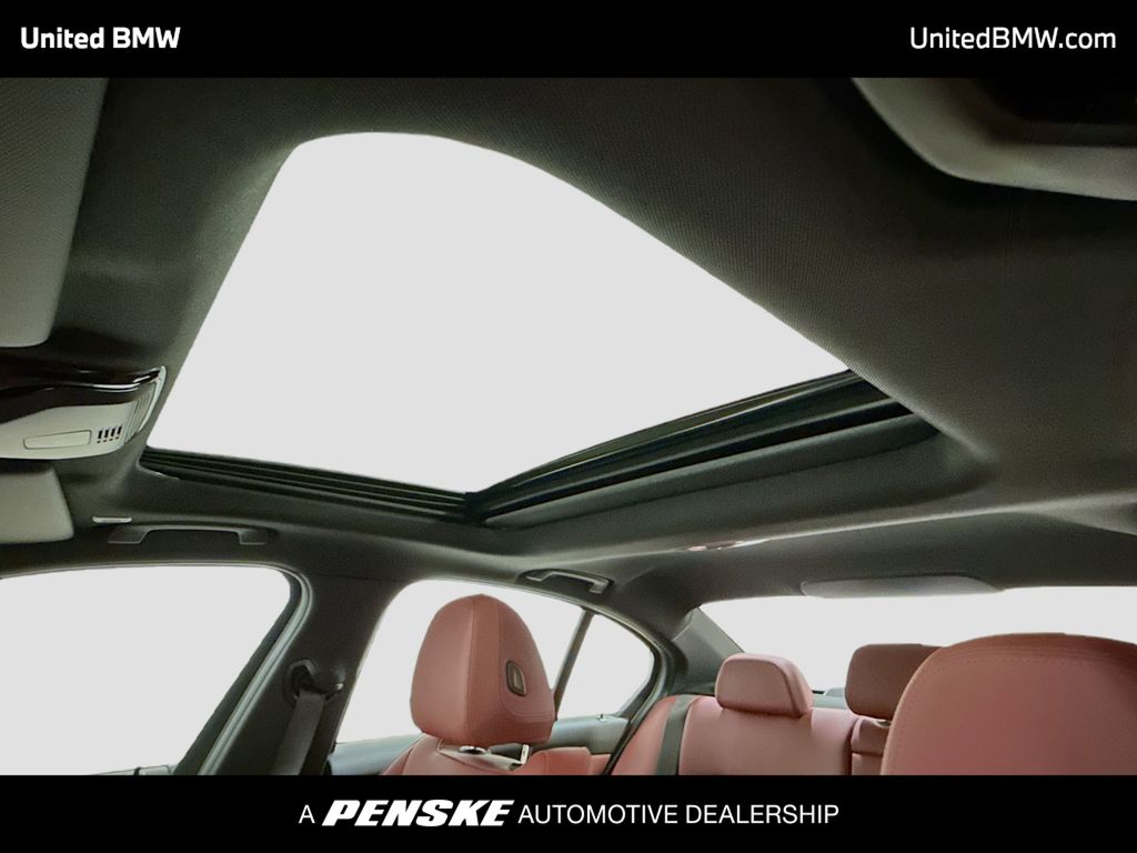 Thumbnail: 2026 BMW 3 Series - 12