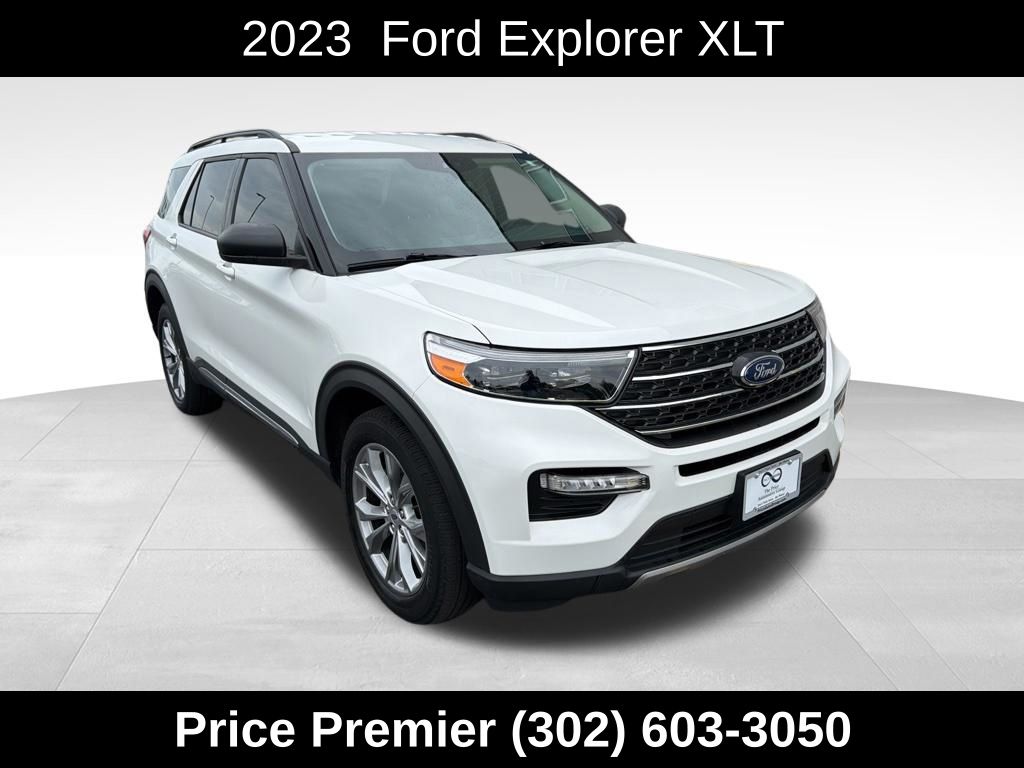  2023 Ford Explorer XLT AWD   
