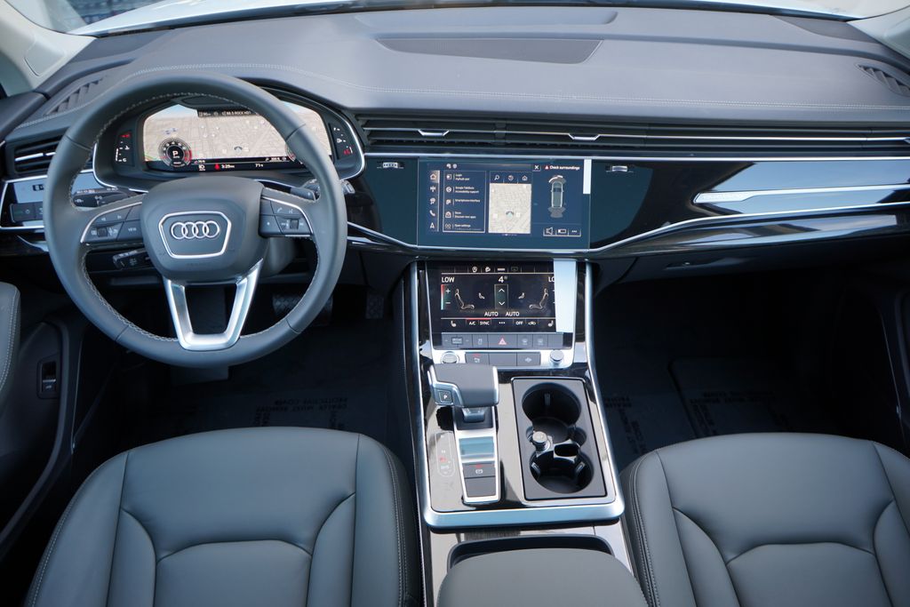 2025 Audi Q7  11