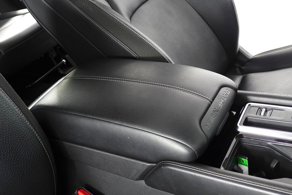 Thumbnail: 2022 Nissan Pathfinder - 16