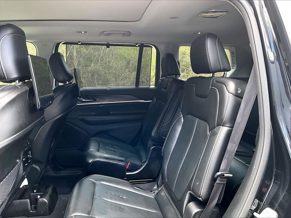 2023 Jeep Grand Cherokee L — photo 16