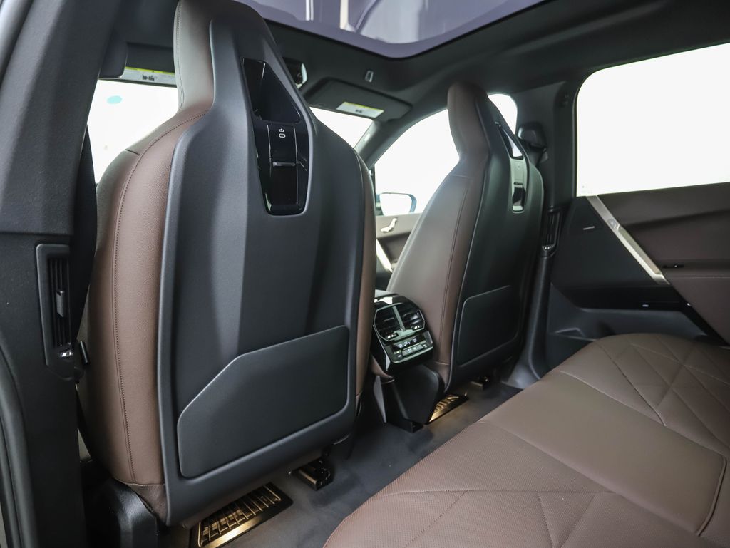 Thumbnail: 2026 BMW iX - 21