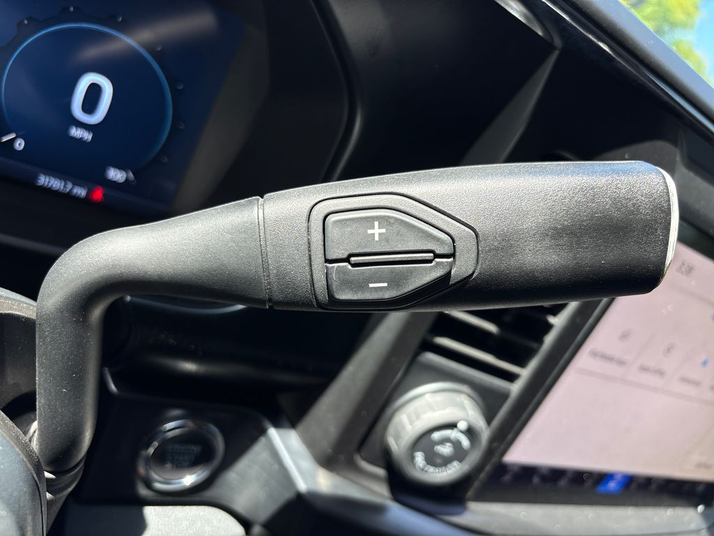 Used 2023 Red Ford Lariat image 27