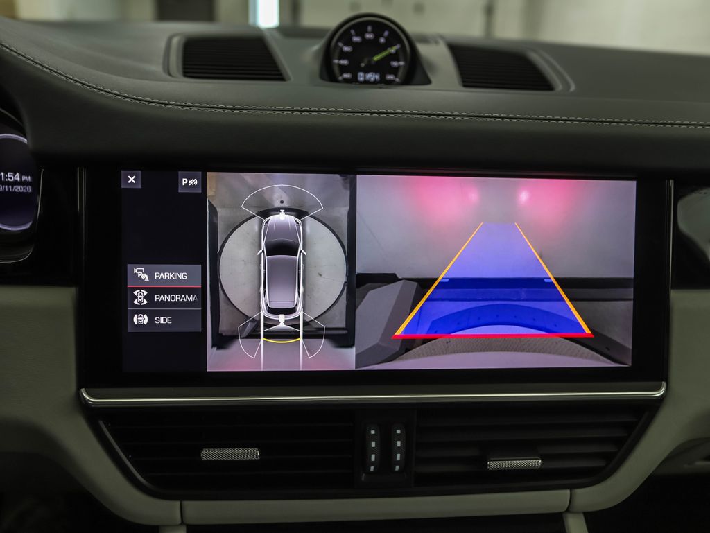 Thumbnail: 2021 Porsche Cayenne - 18