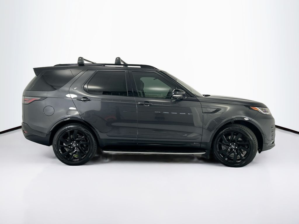 Thumbnail: 2022 Land Rover Discovery - 4