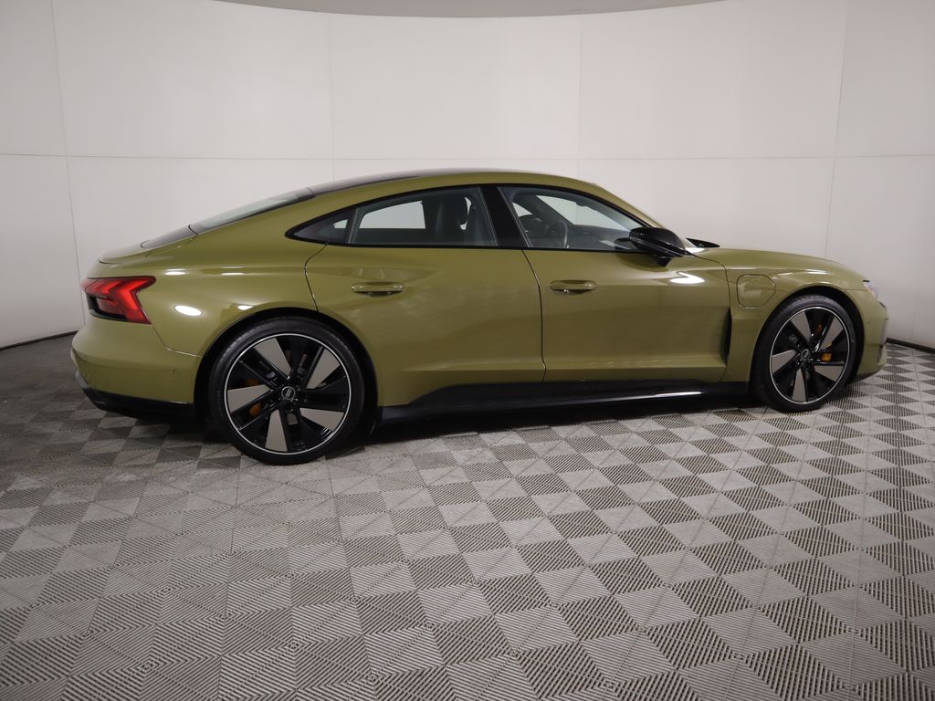 Thumbnail: 2022 Audi RS e-tron GT - 4