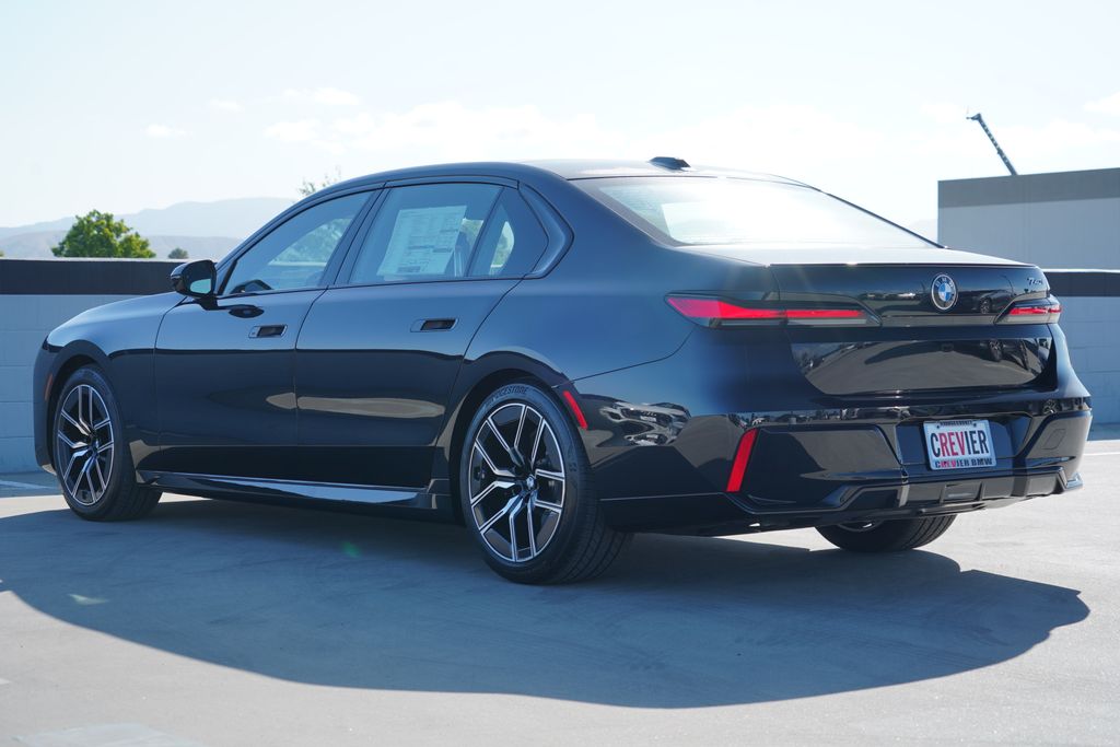 Thumbnail: 2026 BMW 7 Series - 7