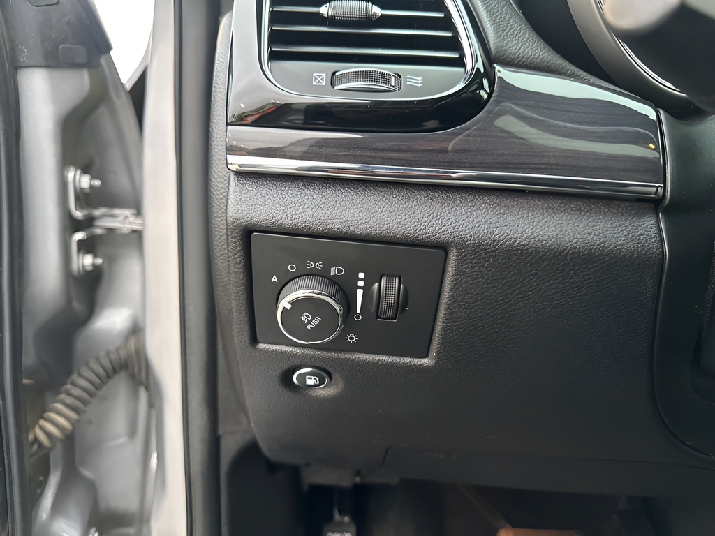 Used Car 2019 Jeep Grand Cherokee  Overland For Sale Under $20,000 In Austin, Texas