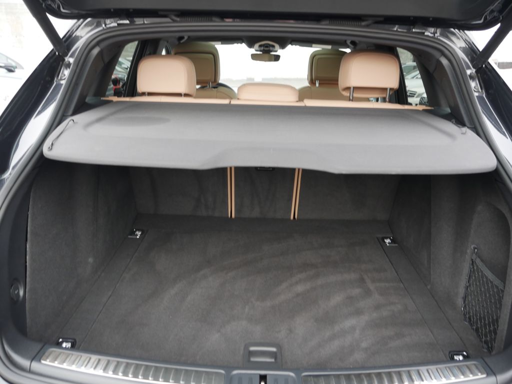 Thumbnail: 2023 Porsche Macan - 24