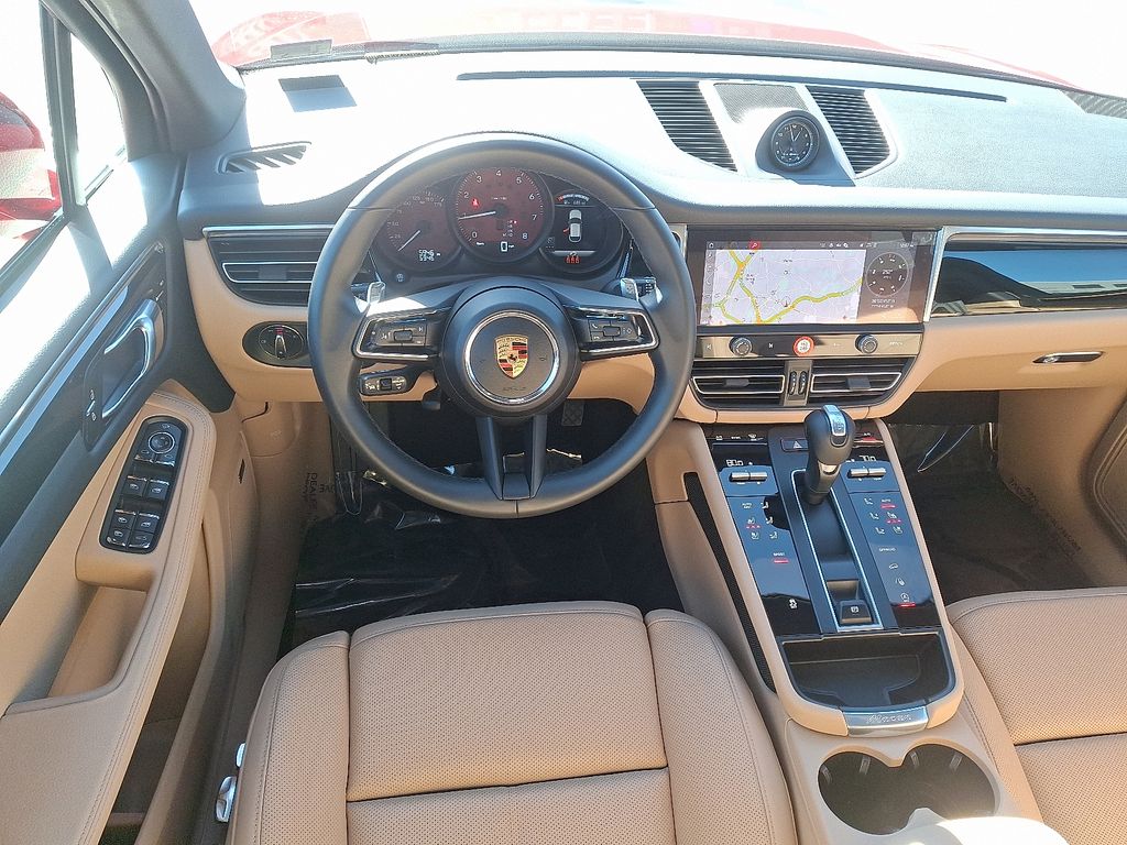 Thumbnail: 2025 Porsche Macan - 15