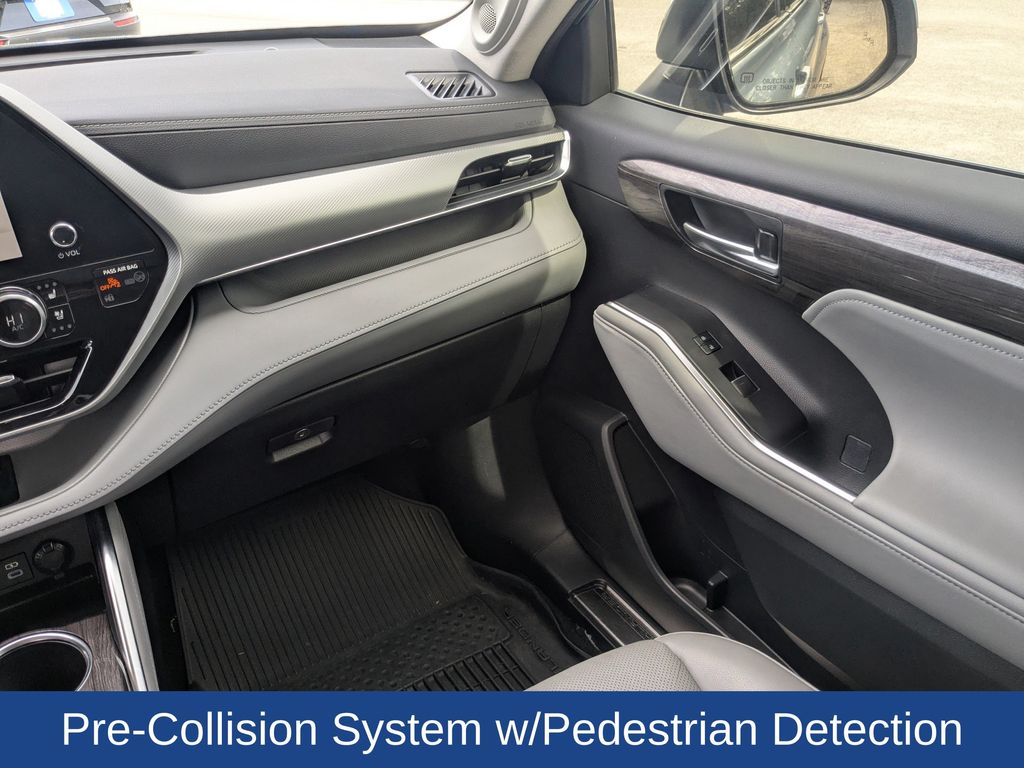 2023 Toyota Highlander Hybrid Platinum