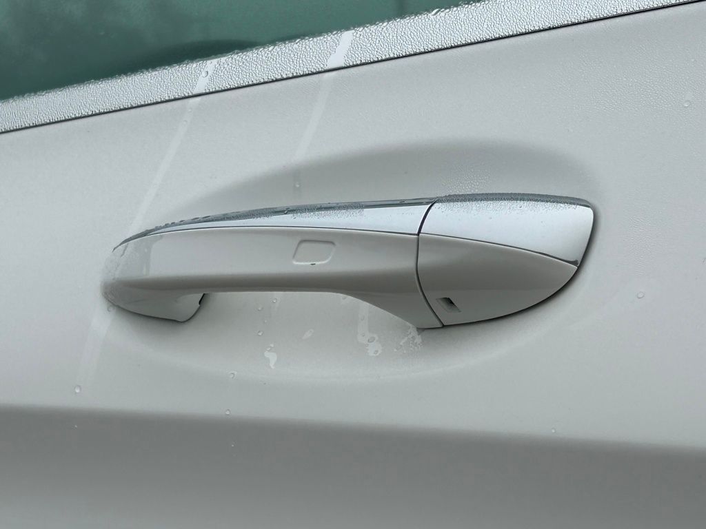 Used 2022  Mercedes-Benz GLC 300 image 31