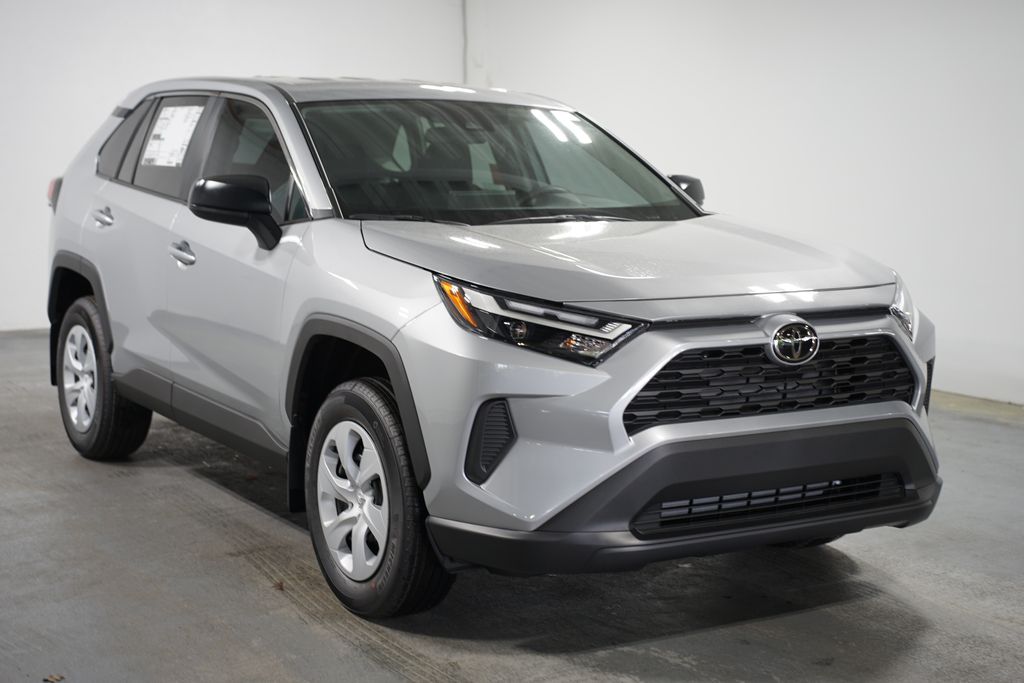 2025 Toyota RAV4 LE 3