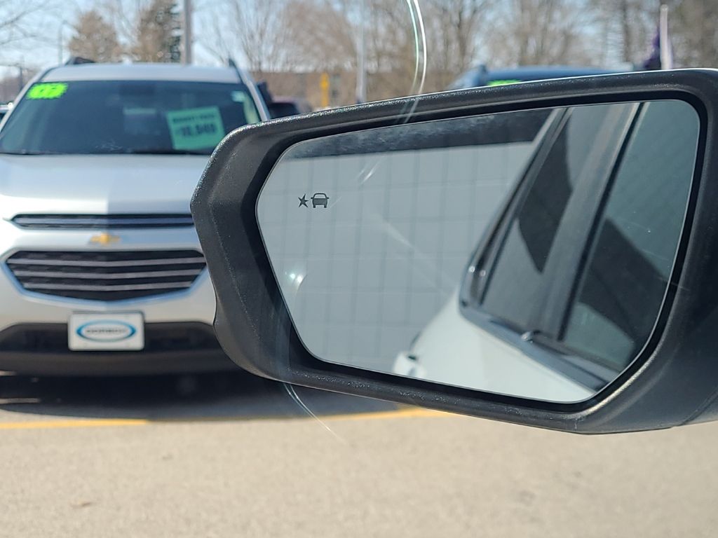 used 2022 Chevrolet Equinox car, priced at $15,390