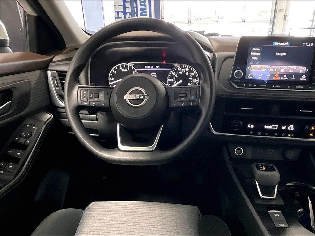 2023 Nissan Rogue — photo 17
