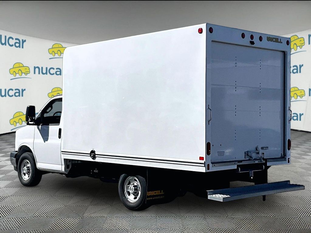 2025 Chevrolet Express 3500 — photo 5