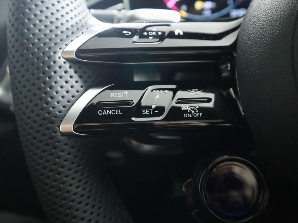 Thumbnail: 2026 Mercedes-Benz E-Class - 12