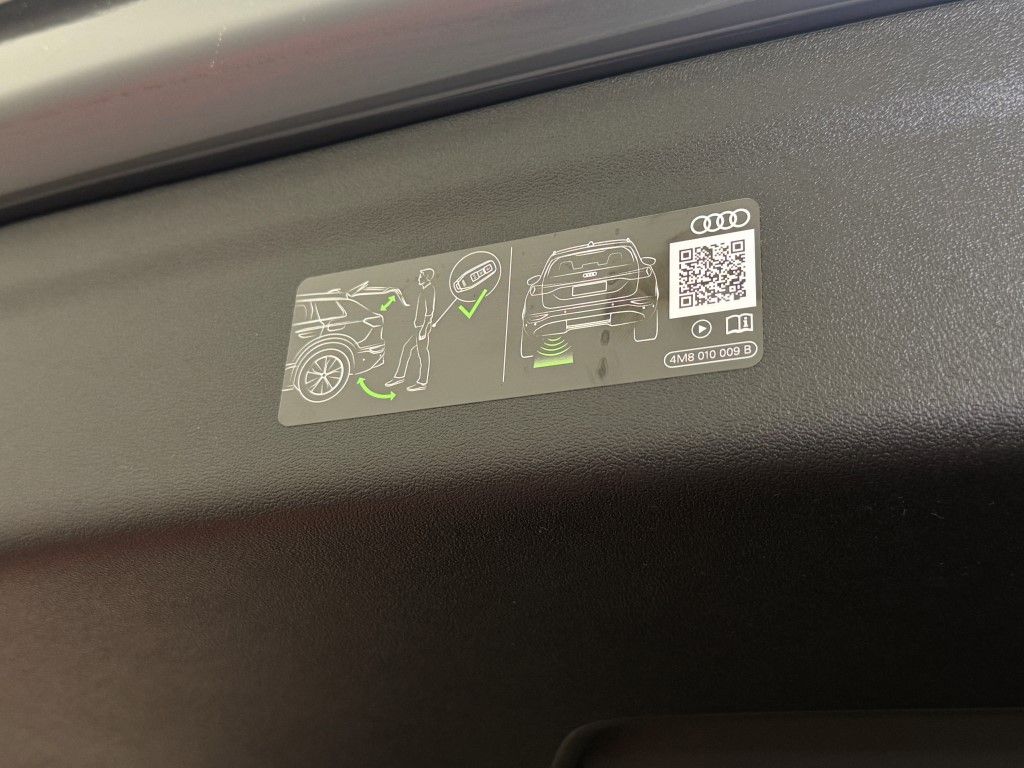 2025 Audi e-tron Premium 23