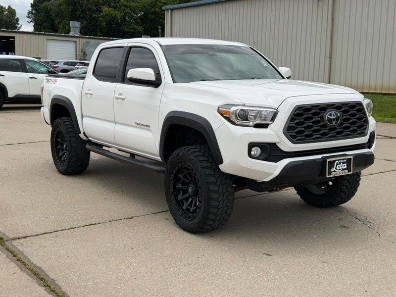 Super White 2021 Toyota Tacoma Pickup Truck Four-Wheel Drive 6-Speed Automatic