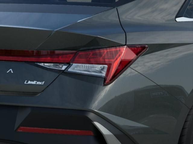 2025 Hyundai Elantra Limited Edition 10