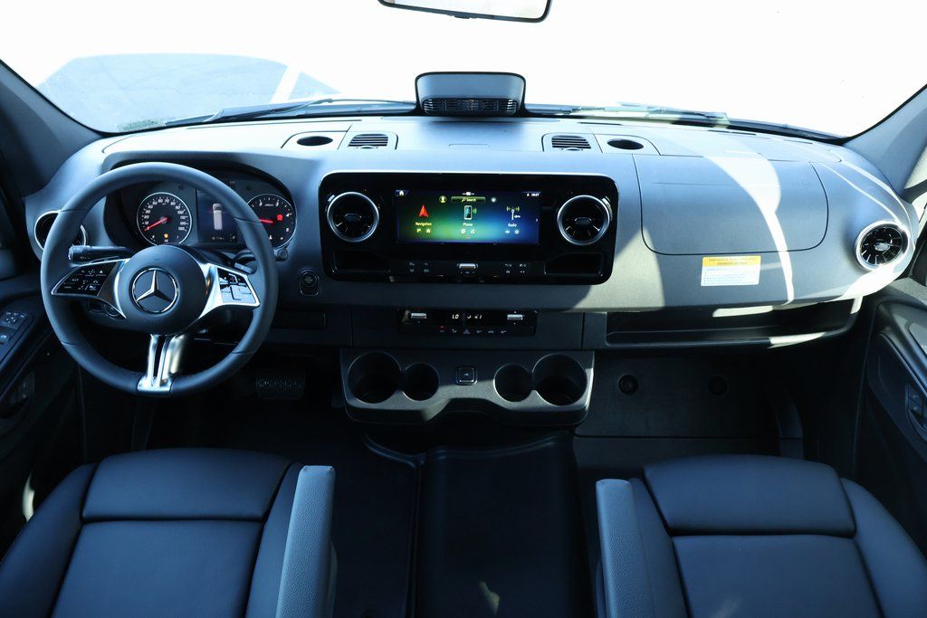 Thumbnail: 2026 Mercedes-Benz Sprinter - 4