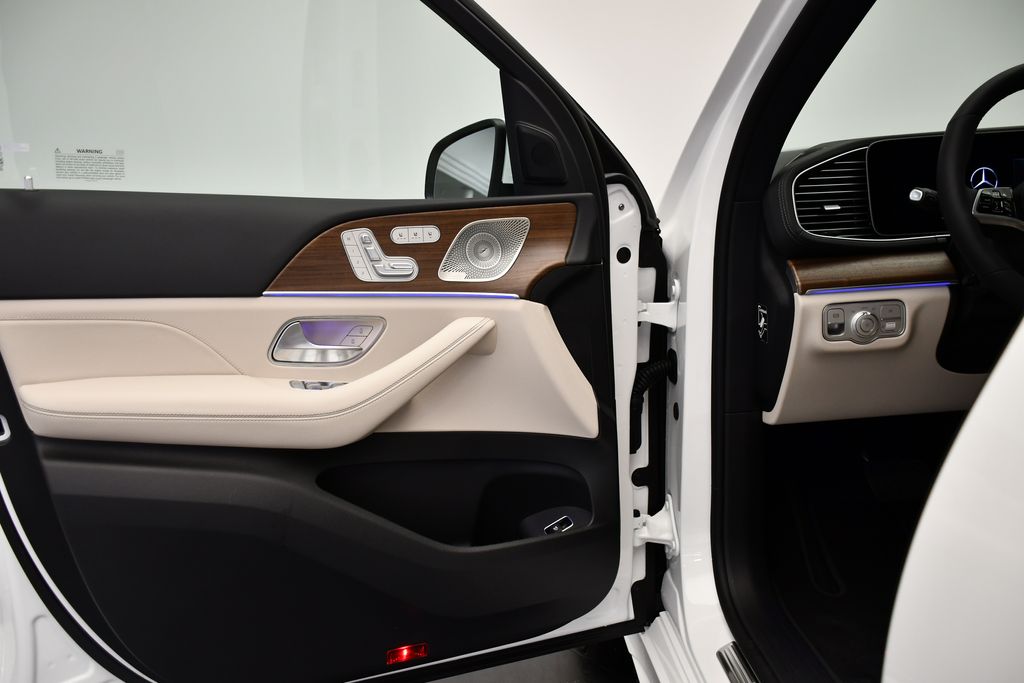 Thumbnail: 2026 Mercedes-Benz GLE - 32