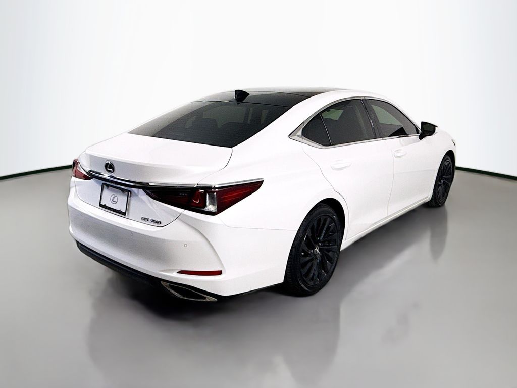 Thumbnail: 2021 Lexus ES - 5