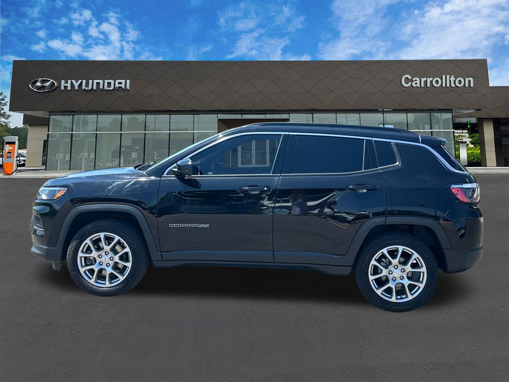 Used 2023 Black Jeep Latitude Lux image 8