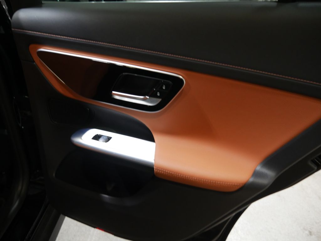 Thumbnail: 2023 Mercedes-Benz GLC - 30