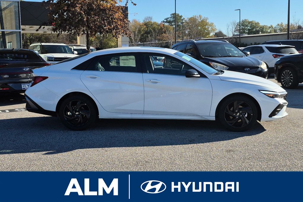 New 2026 White Hyundai SEL Sport image 5