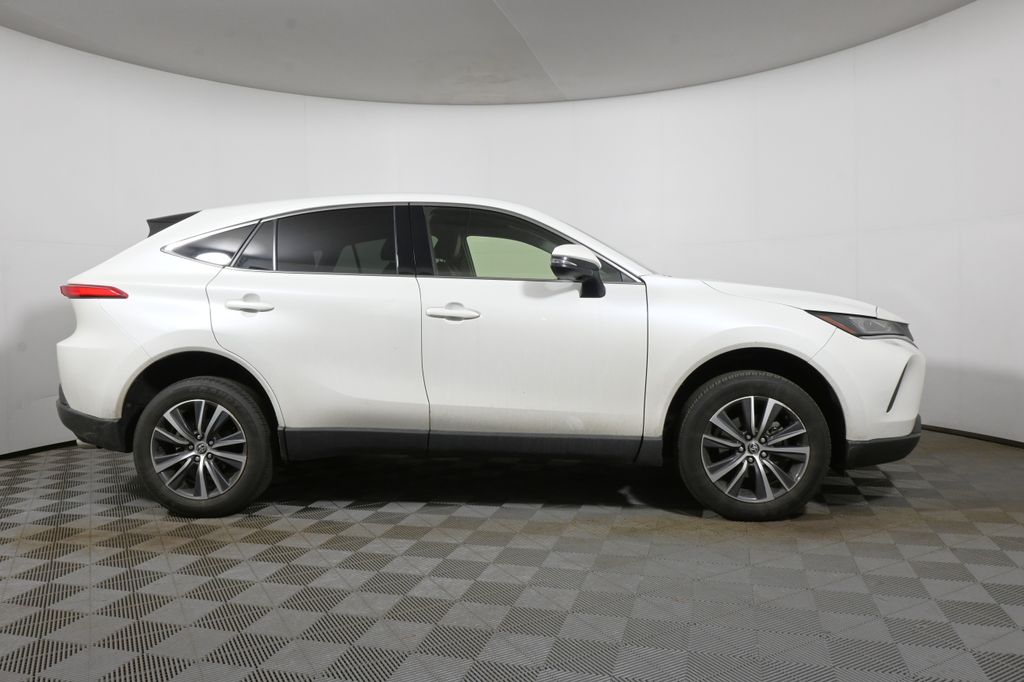 Thumbnail: 2022 Toyota Venza - 8