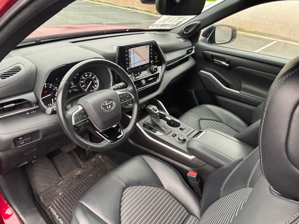 Thumbnail: 2021 Toyota Highlander - 9