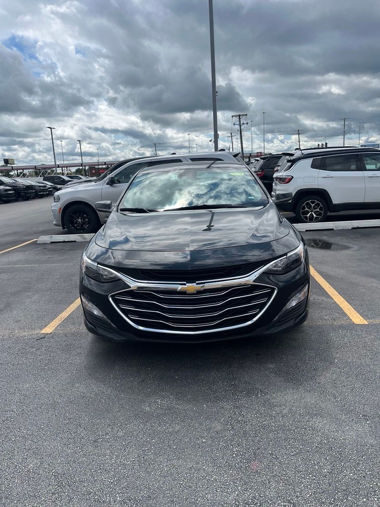 Mosaic Black Metallic 2025 Chevrolet Malibu Sedan Front-Wheel Drive Continuously Variable Transmission