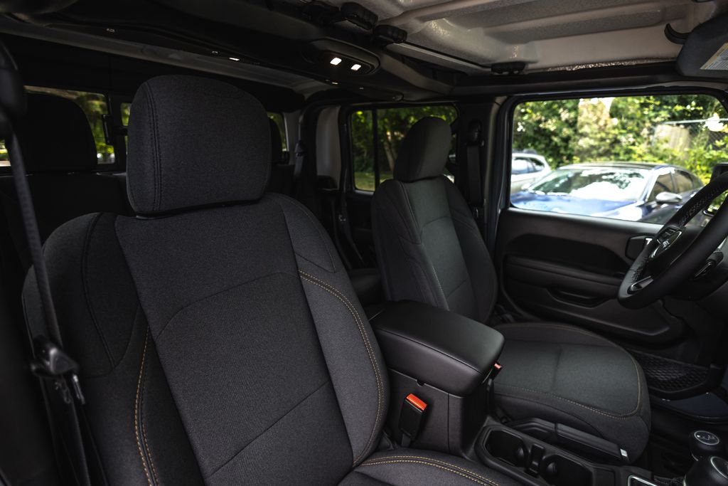 2026 Jeep Gladiator Sport S thumbnail 28