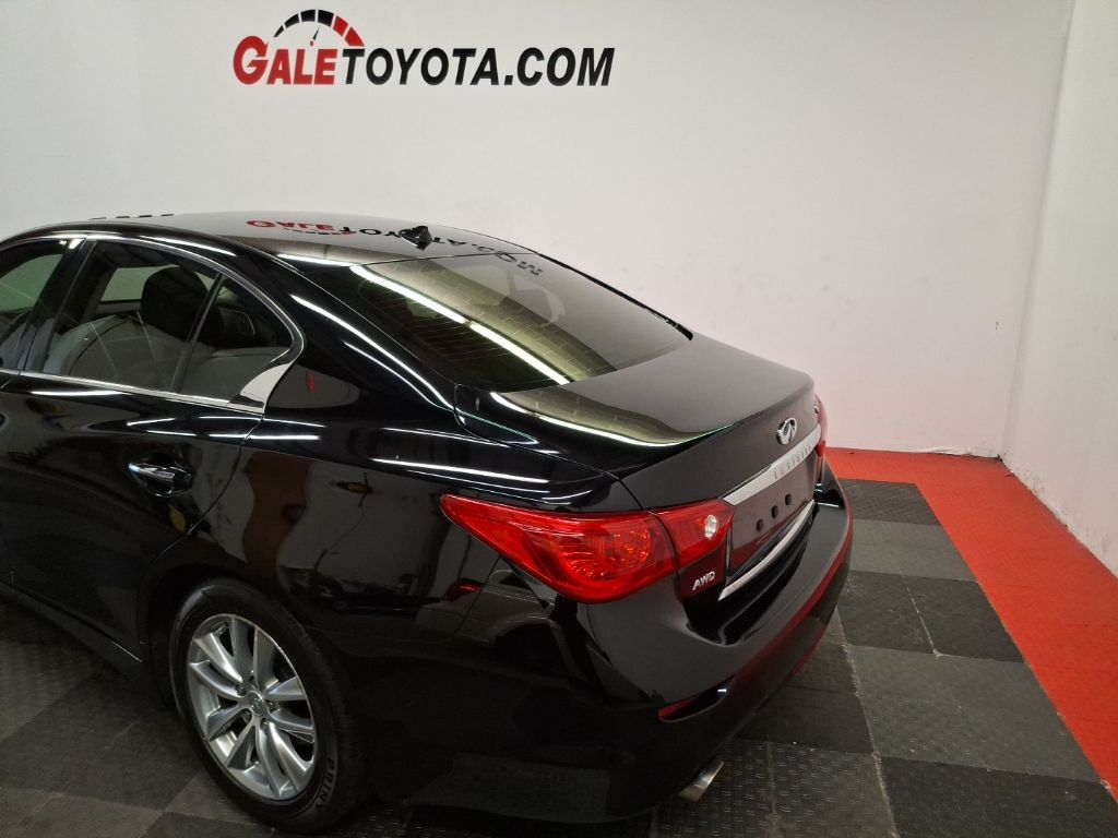 View vehicle photo 7