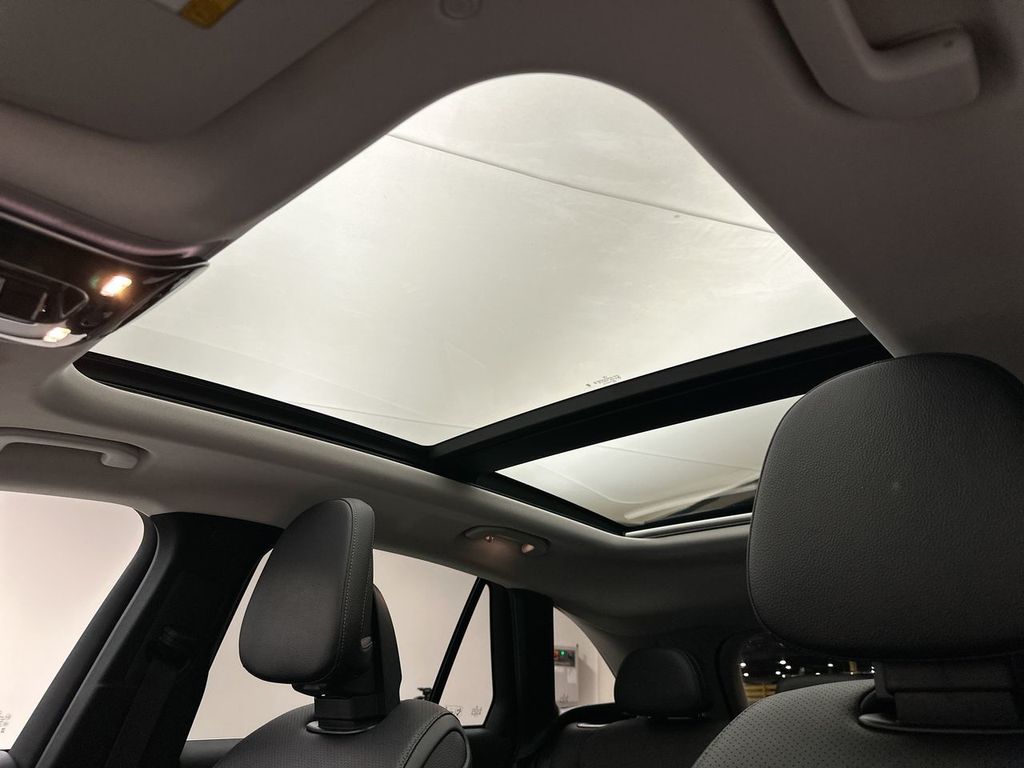 Thumbnail: 2023 Mercedes-Benz GLC - 23