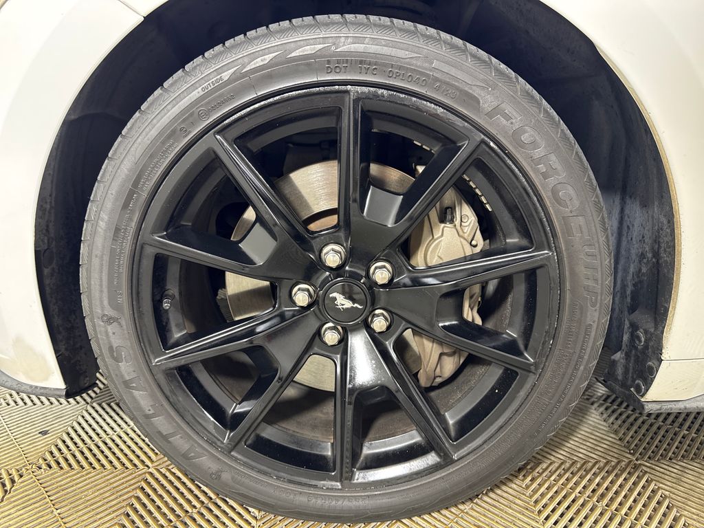 Certified Used 2017 White Ford GT image 11