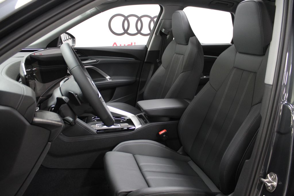 Thumbnail: 2025 Audi Q5 - 12