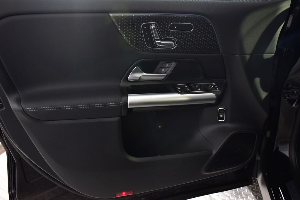 Thumbnail: 2025 Mercedes-Benz GLA - 11