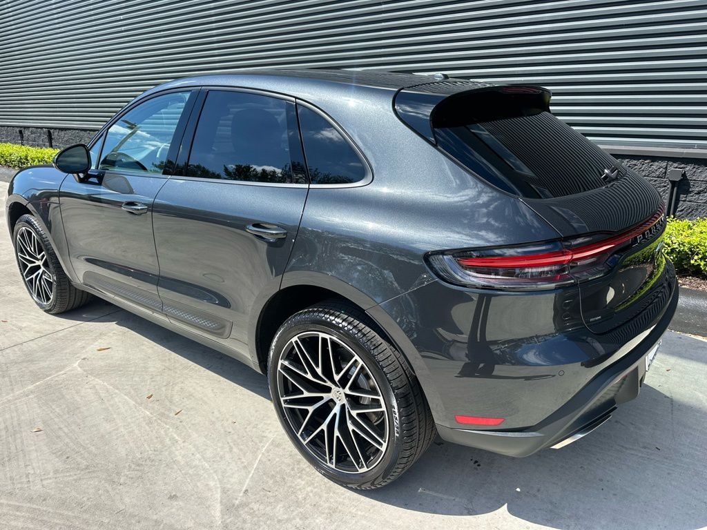 Thumbnail: 2026 Porsche Macan - 3