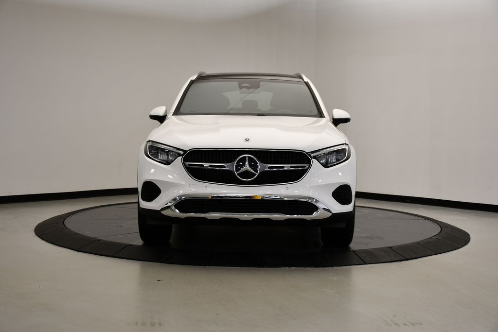 2025 Mercedes-Benz GLC 300 8