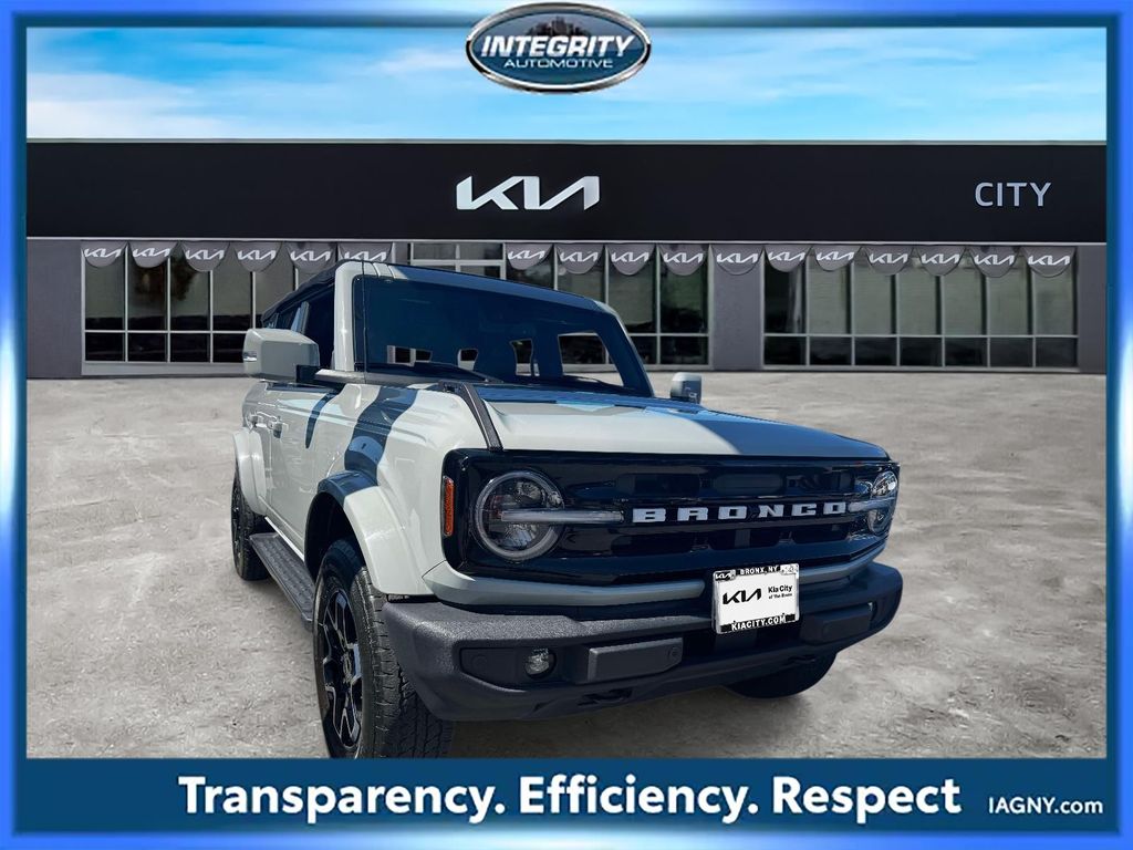 Cactus 2022 Ford Bronco Outer Banks Advanced 4-Door 4WD SUV / Crossover Four-Wheel Drive Automatic