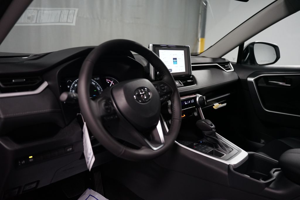 Thumbnail: 2025 Toyota RAV4 - 15
