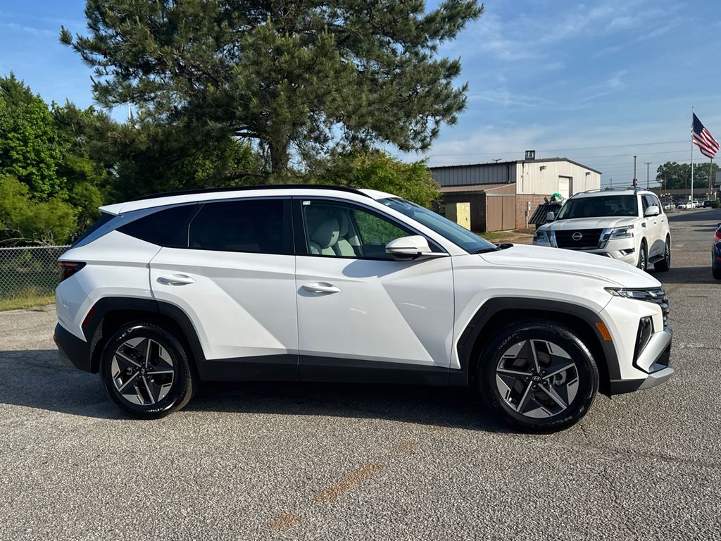 2025 Hyundai Tucson SEL Convenience photo 3