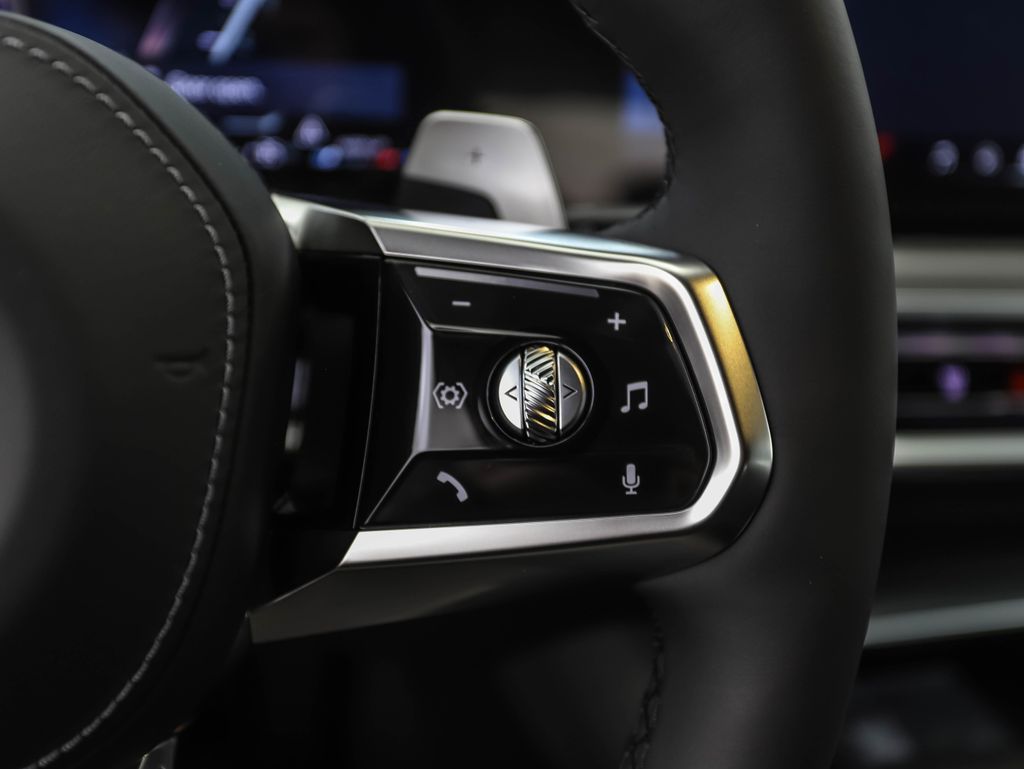 Thumbnail: 2026 BMW 7 Series - 13