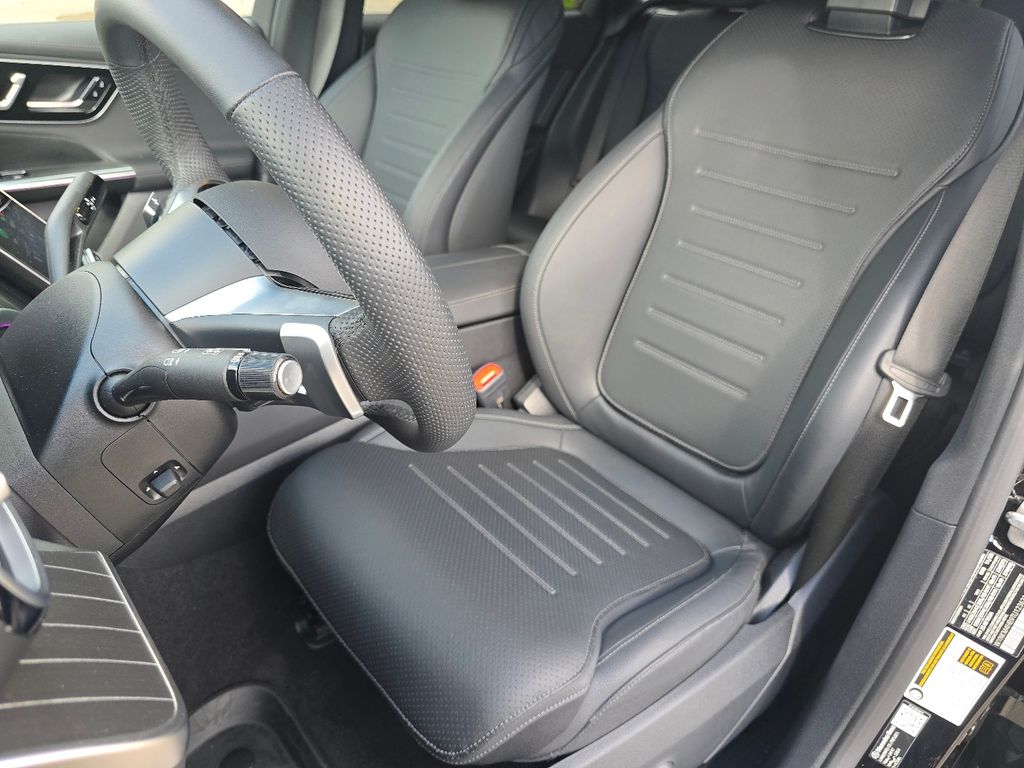 Certified Used 2026 Black Mercedes-Benz GLC 300 image 25